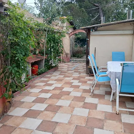 La Boheminne بيت للعطل Le Castellas